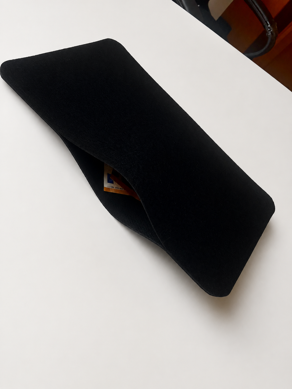 Tapis cachette noir pour voiture posé à plat - rangement secret discret